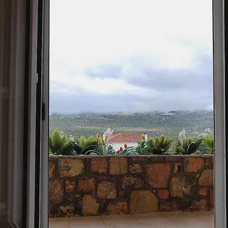 Dimitris Vasos With Sea And Mountain View ألفيريون